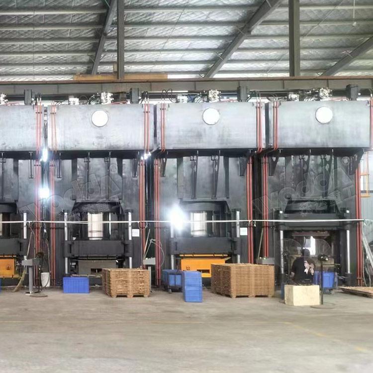 1800噸框架式液壓機客戶生產現場 1800噸框架式液壓機客戶生產現場